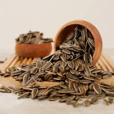 GURMEKENT SİYAH AY ÇEKİRDEĞİ(AZ TUZLU)